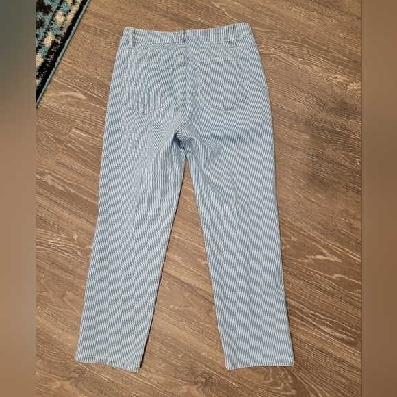 Soft Surroundings Blue and‎ White Vertical Striped Cropped Pants Size 6 P - Picture 5 of 7